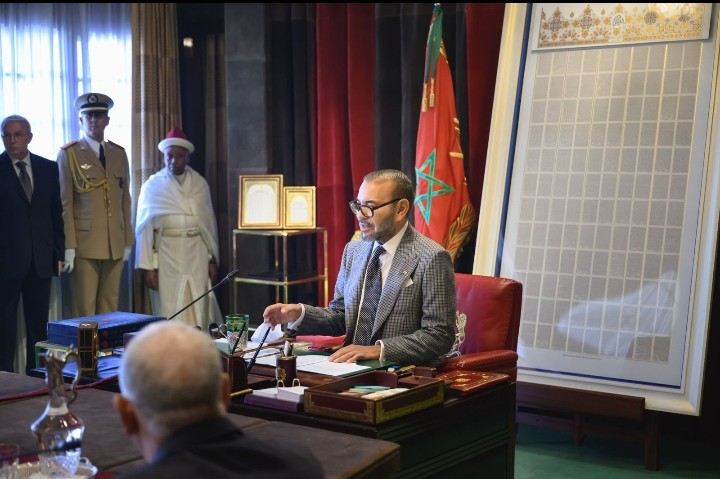 Sa Majesté le Roi Mohammed VI,
